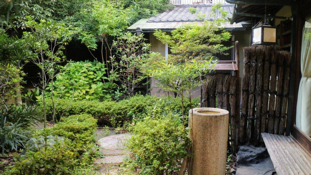 Calming tea garden of Maikoya